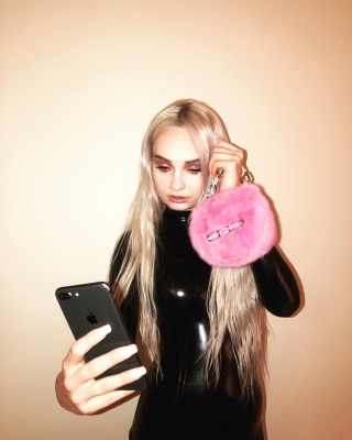 kimpetras_1538967190_1885315896713744858_22710735.jpg